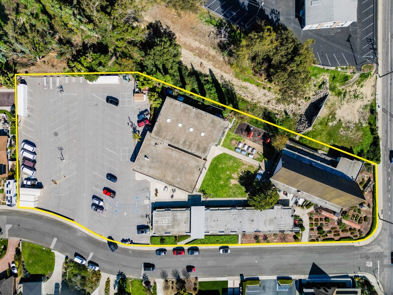 38 Teloma Dr, Ventura, CA for sale - Building Photo - Image 2 of 9