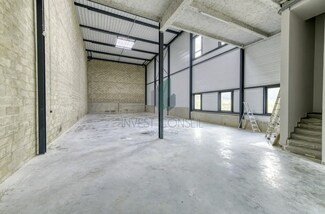 Plus de détails pour Local d'activités à louer