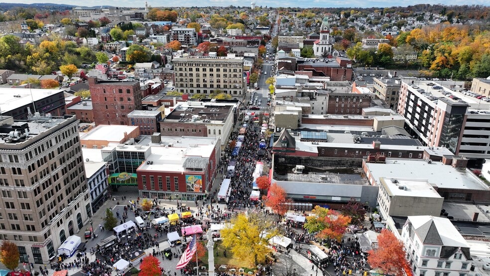 58 Centre Sq, Easton, PA à vendre - Photo du bâtiment - Image 3 de 35