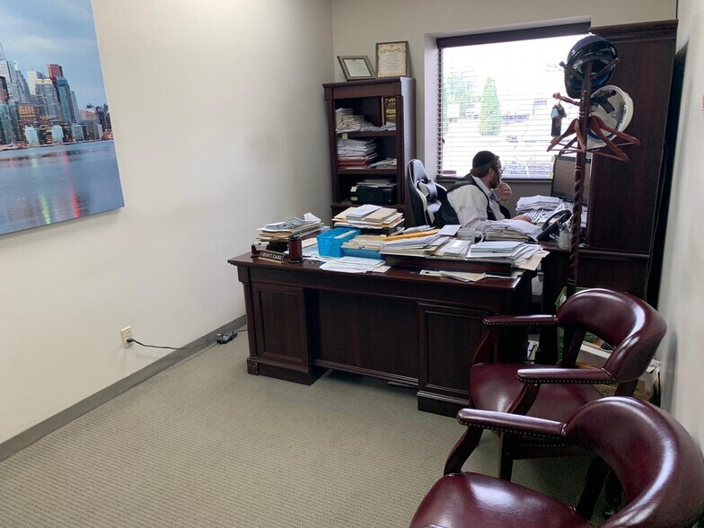 3635-3675 Boul de la Grande-Allée, Boisbriand, QC à louer - Photo intérieure - Image 3 de 9