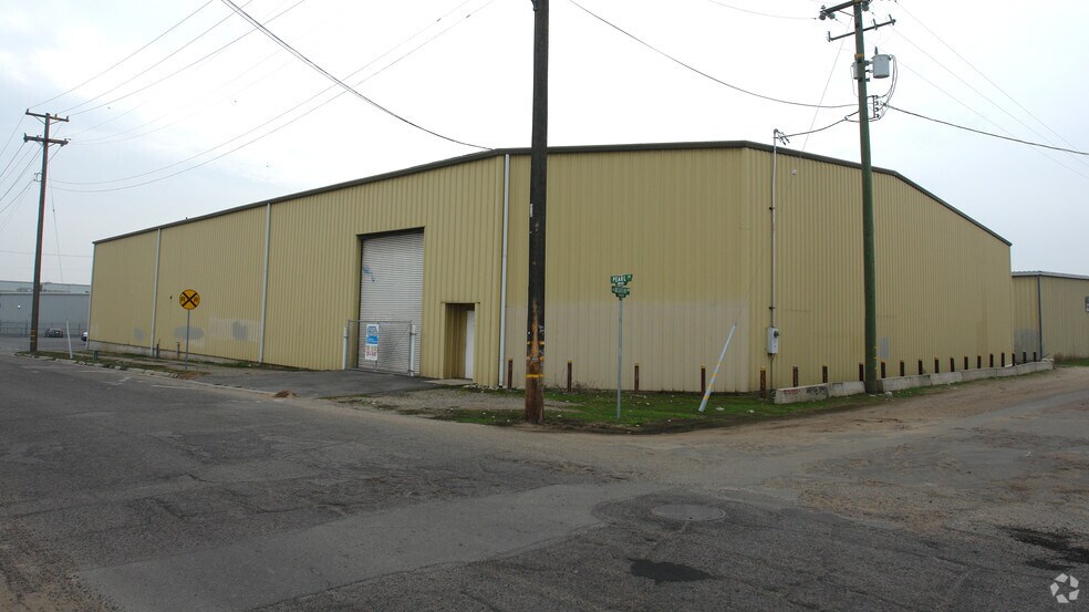 1626 S Pearl St, Fresno, CA à louer - Photo du bâtiment - Image 2 de 7
