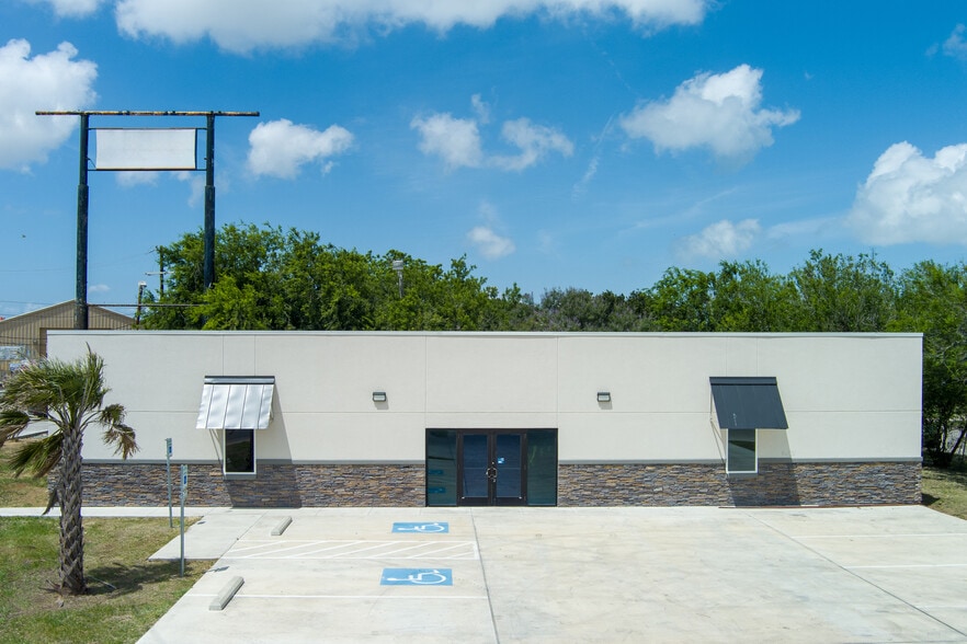 3014 S Port Ave, Corpus Christi, TX for sale - Building Photo - Image 2 of 5