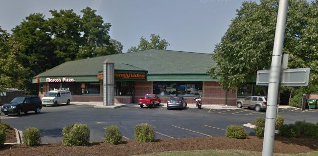 1310 W Washington St, West Bend, WI à louer - Photo du bâtiment - Image 2 de 4