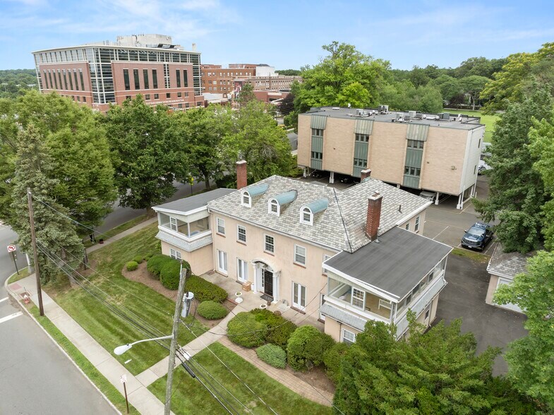 61 Glenwood Rd, Englewood, NJ à vendre - Aérien - Image 2 de 12