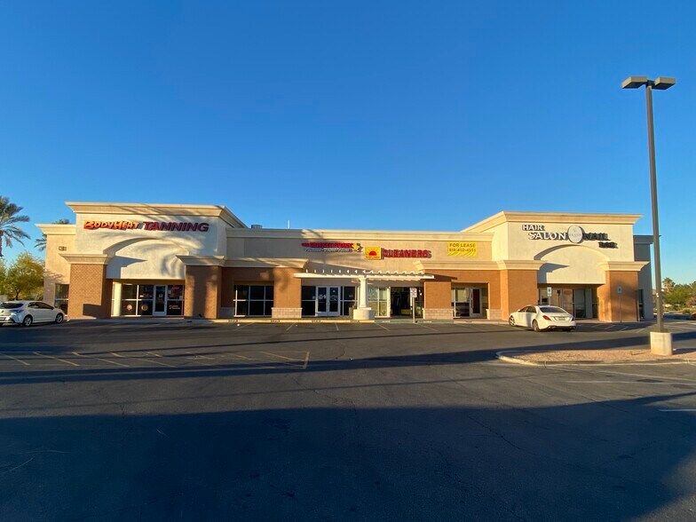 20-60 N Valle Verde Dr, Henderson, NV à louer - Photo du bâtiment - Image 3 de 9