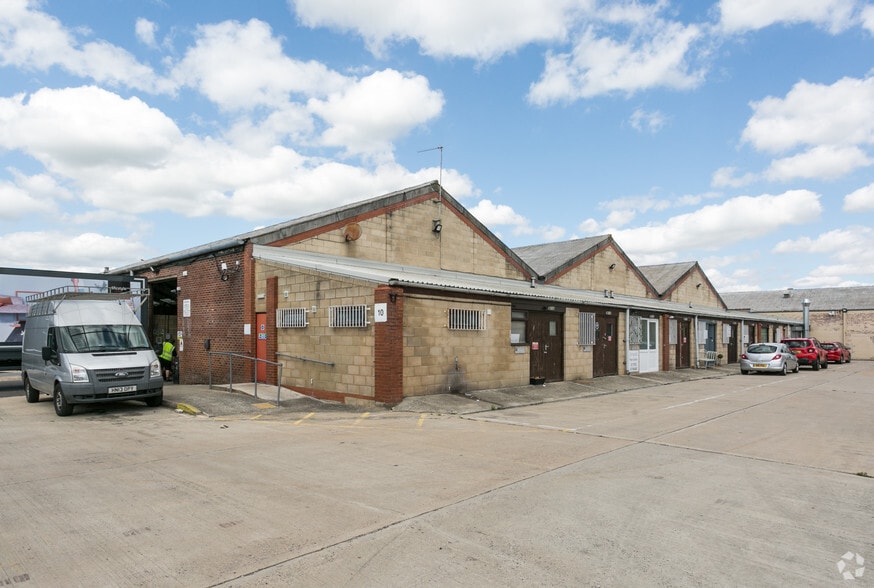 1-2 Darby, Swindon for lease - Building Photo - Image 3 of 5