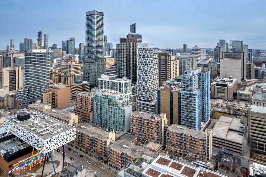 234 Simcoe St, Toronto, ON à vendre - Aérien - Image 3 de 4