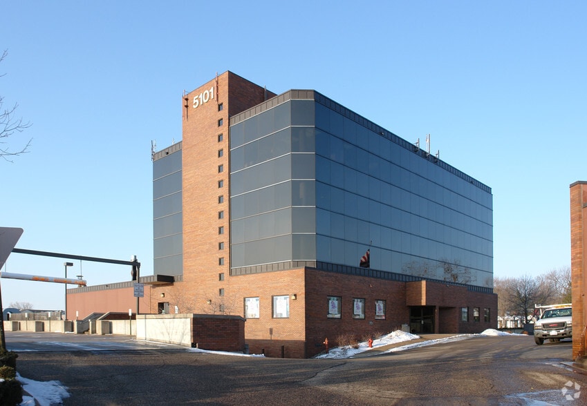 5101 Vernon Ave, Edina, MN for lease - Building Photo - Image 1 of 9