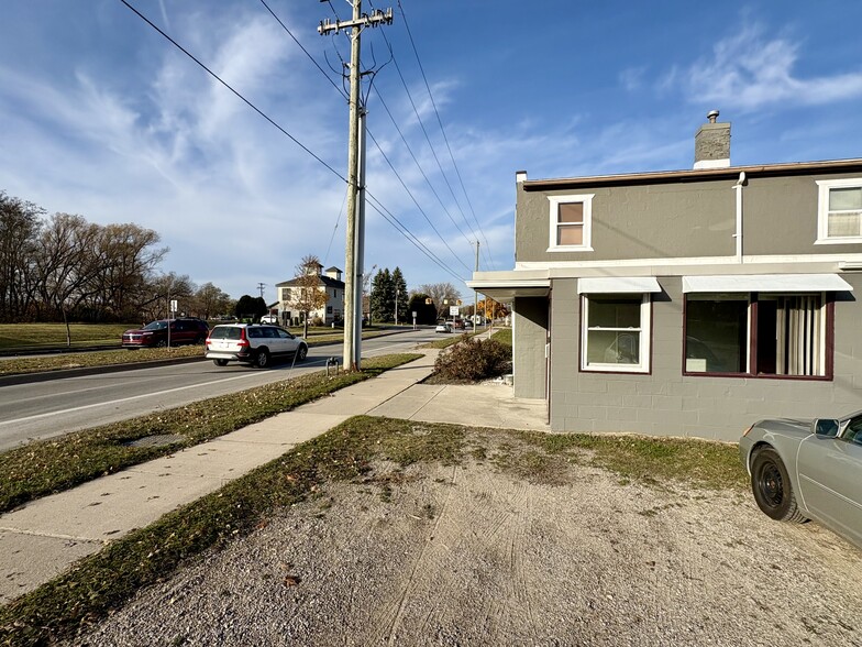 717 Woodmere Ave, Traverse City, MI for lease - Building Photo - Image 2 of 19