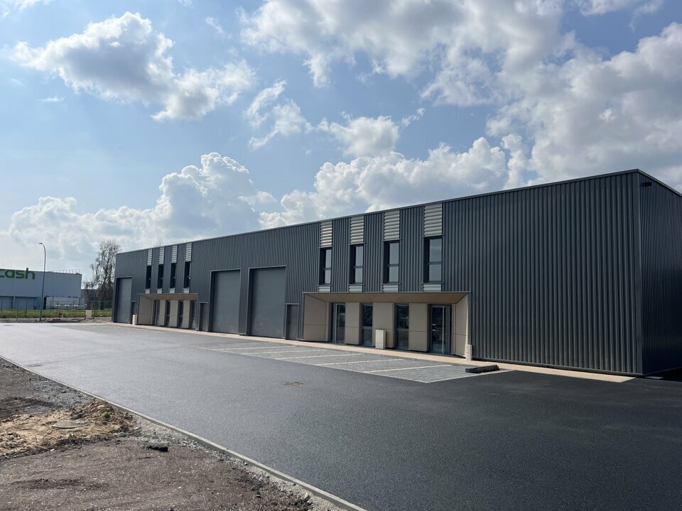 Flex in Varennes-lès-Mâcon for sale Building Photo- Image 1 of 5