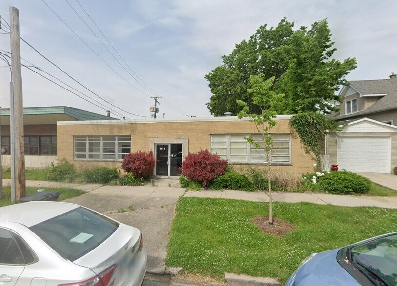 4414 N Kenneth Ave, Chicago, IL à louer - Photo du bâtiment - Image 2 de 4