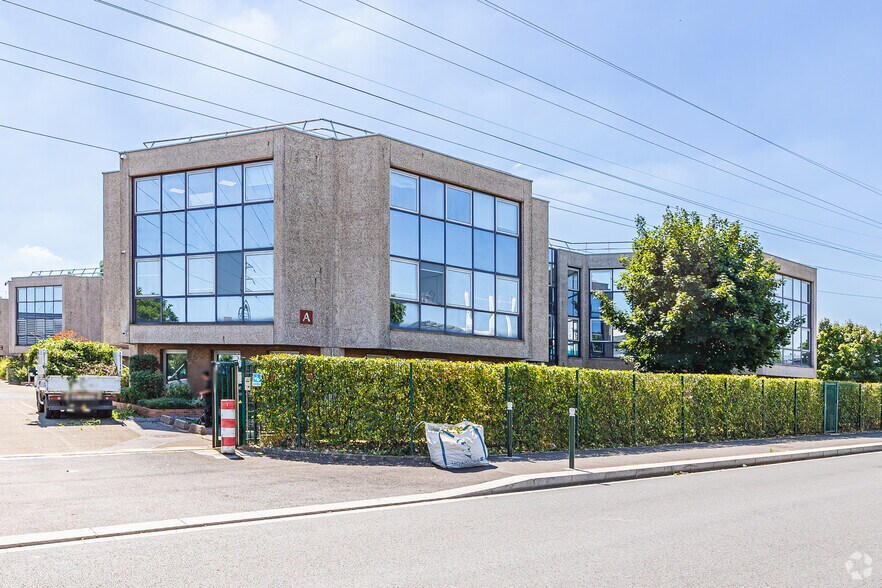 24 Rue Lavoisier, Nanterre à louer - Photo du bâtiment - Image 2 de 2