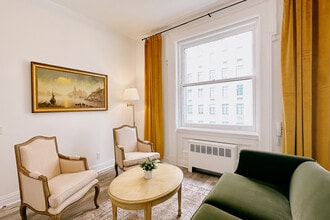 16 E 79th St, New York, NY à louer Photo intérieure- Image 1 de 8