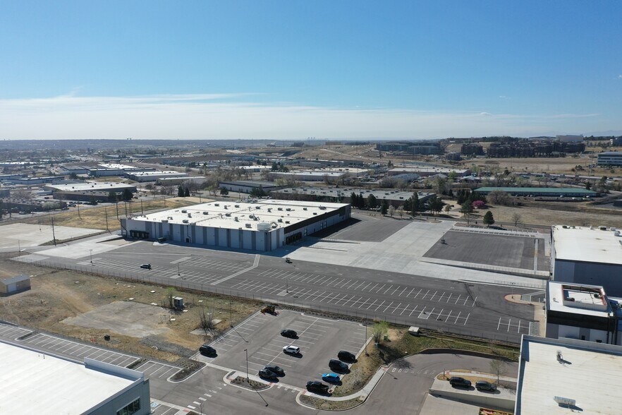 2597 W Midway Blvd, Broomfield, CO à louer - Photo du bâtiment - Image 2 de 6