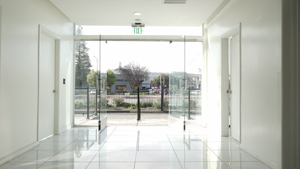 2828 Monterey Hwy, San Jose, CA à louer - Photo intérieure - Image 3 de 14