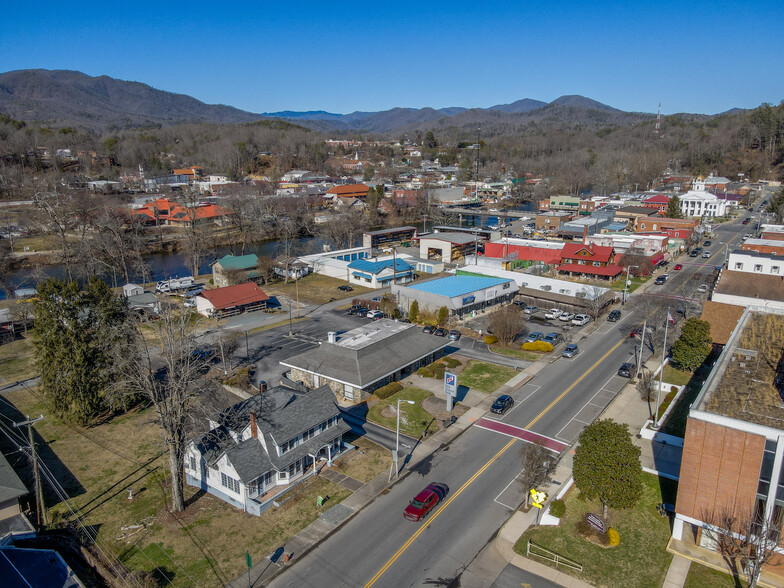 31 Main St, Bryson City, NC à vendre - Photo du bâtiment - Image 1 de 1