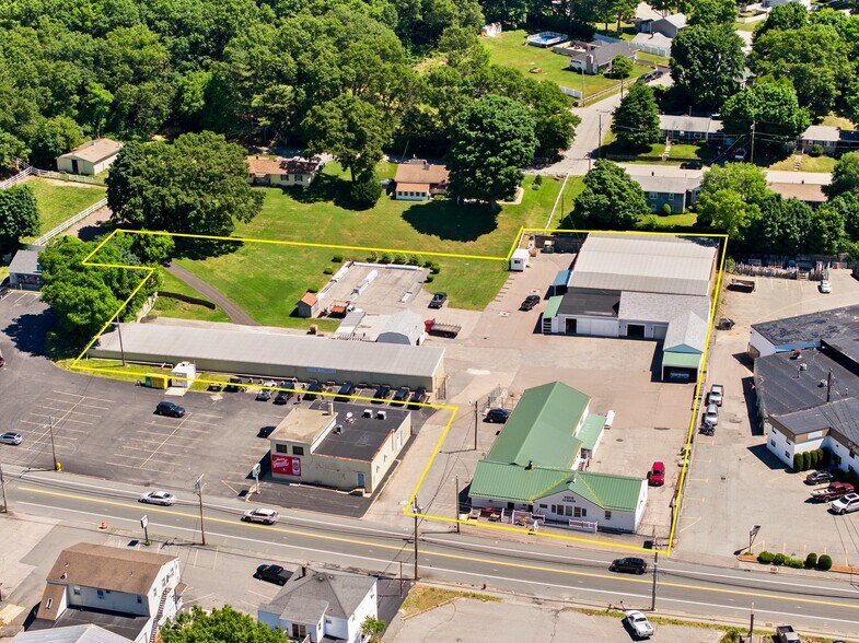 830 Cumberland Hill Rd, Woonsocket, RI à vendre - Aérien - Image 3 de 12