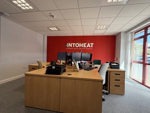 Oaktree Pl, Exeter for lease Interior Photo- Image 2 of 6