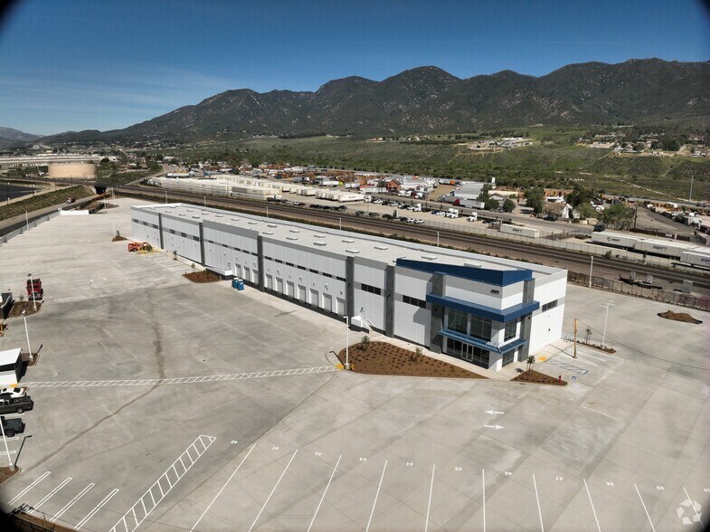 19472 Cajon Blvd, San Bernardino, CA à louer - Communauté Matterport - Image 3 de 10