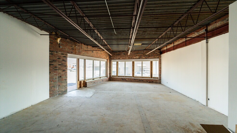 3900 E Harry St, Wichita, KS à vendre - Photo du bâtiment - Image 3 de 7