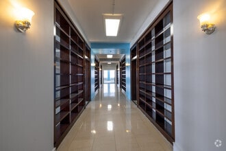 25 SE 2nd Ave, Miami, FL for lease Interior Photo- Image 1 of 12