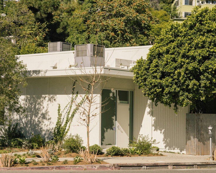 1825 Hyperion Ave, Los Angeles, CA for lease - Building Photo - Image 2 of 22