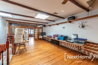 34-10 31st Ave, Long Island City, NY à louer Photo intérieure- Image 2 de 6