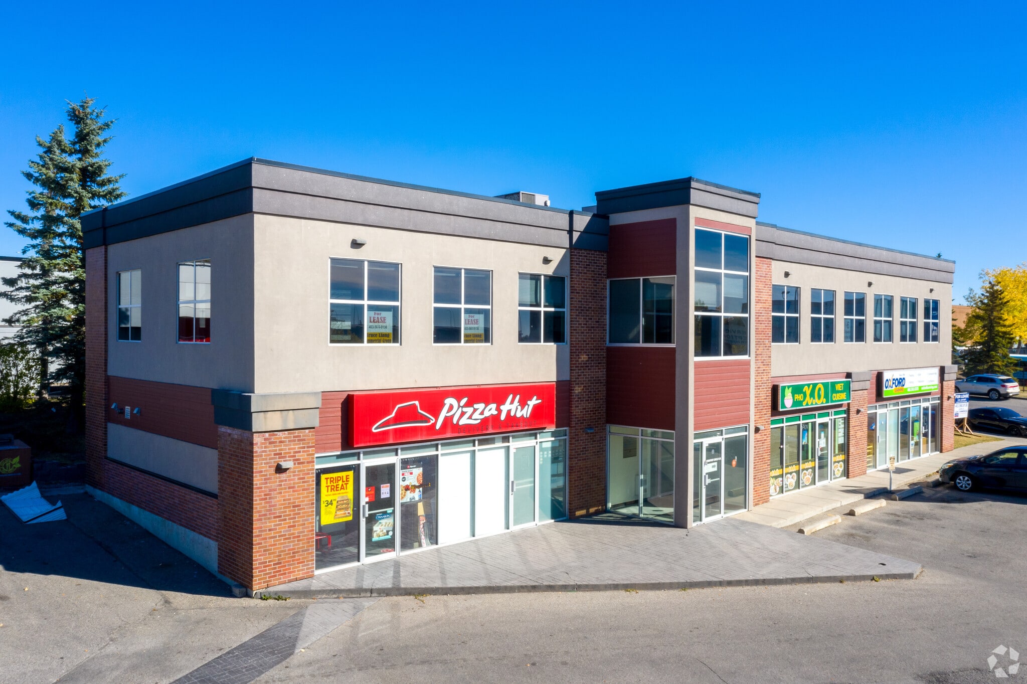 6 Crowfoot Cir NW, Calgary, AB for sale Primary Photo- Image 1 of 1