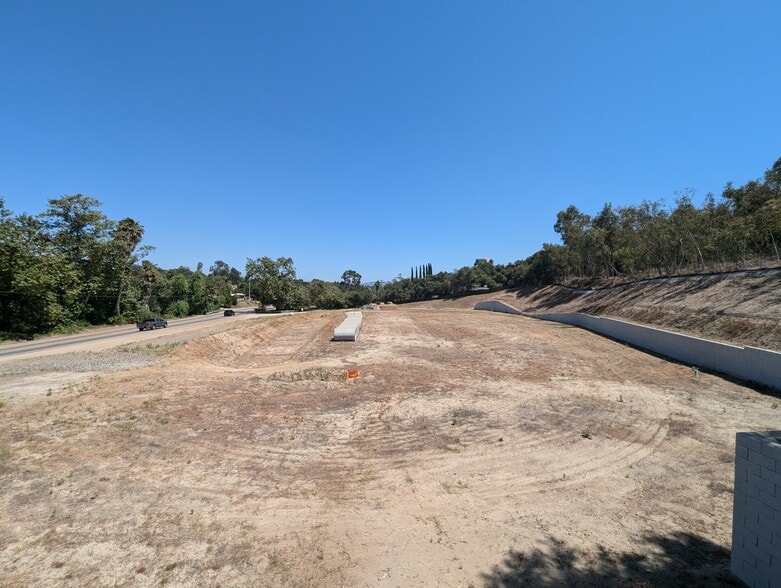 2715 S Mission Rd, Fallbrook, CA for sale - Building Photo - Image 3 of 6