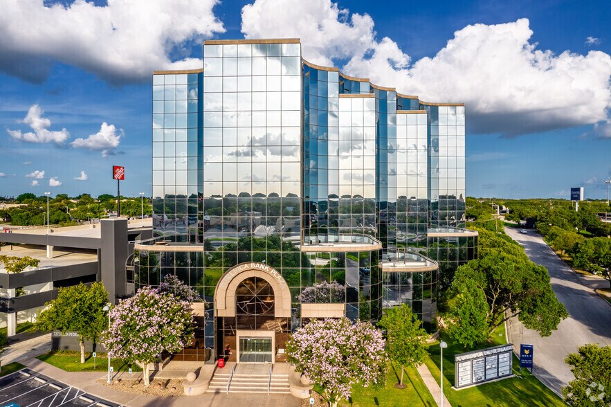 13750 San Pedro Ave, San Antonio, TX for lease - Building Photo - Image 2 of 7