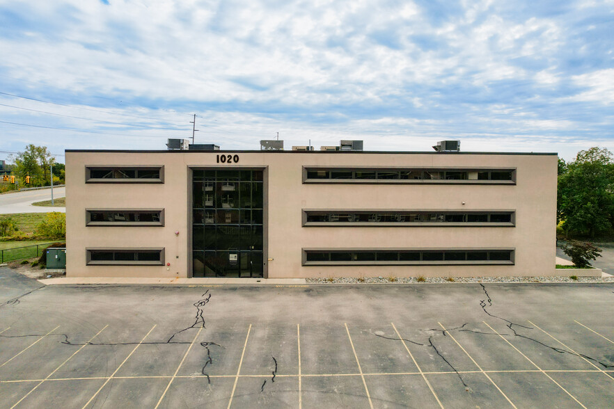 1020 S Creyts Rd, Lansing, MI for lease - Building Photo - Image 1 of 17