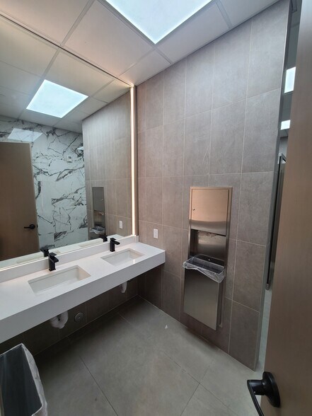 650 James St, Lakewood, NJ for lease - Interior Photo - Image 3 of 6