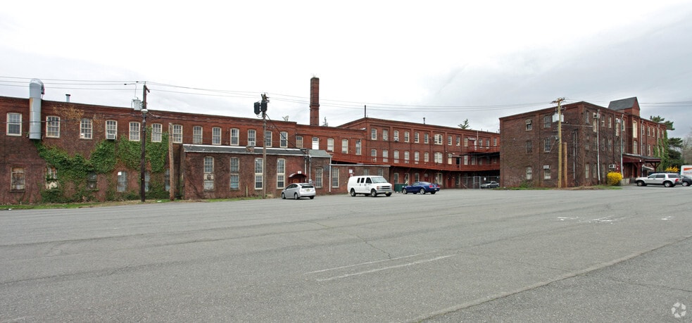 340-364 Glenwood Ave, East Orange, NJ for lease - Building Photo - Image 3 of 17