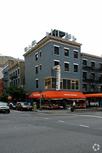 203 W 20th St, New York, NY for lease - Building Photo - Image 2 of 3