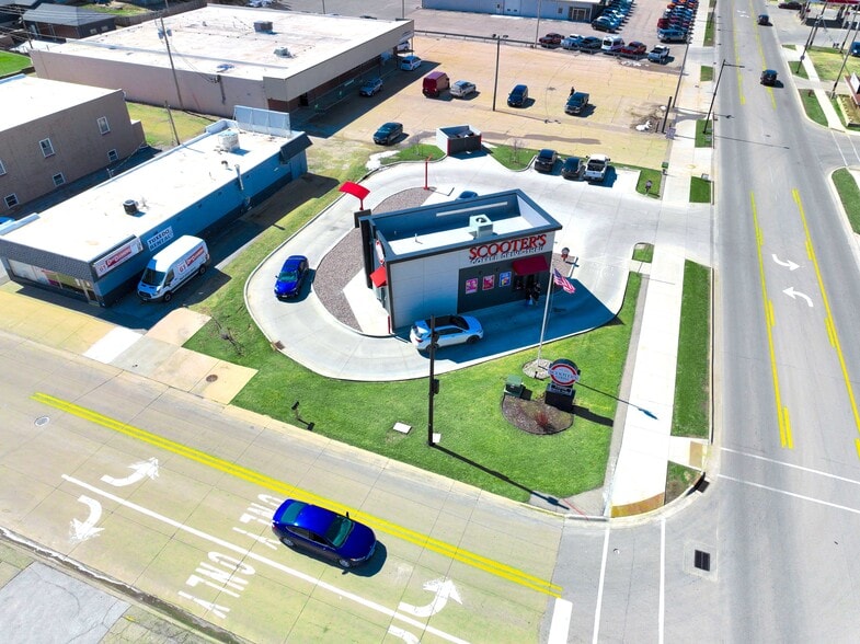 901 W Platt St, Maquoketa, IA for sale - Building Photo - Image 2 of 13