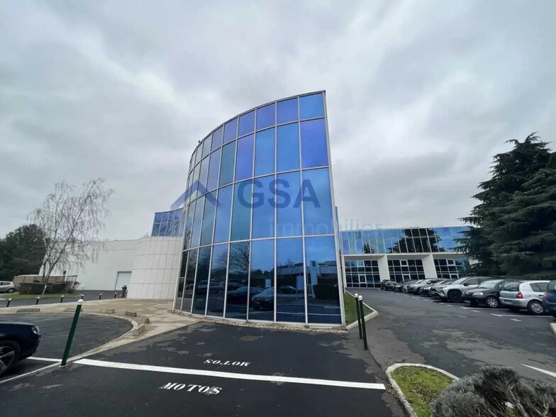 Office in Évry-Courcouronnes for lease - Building Photo - Image 1 of 1