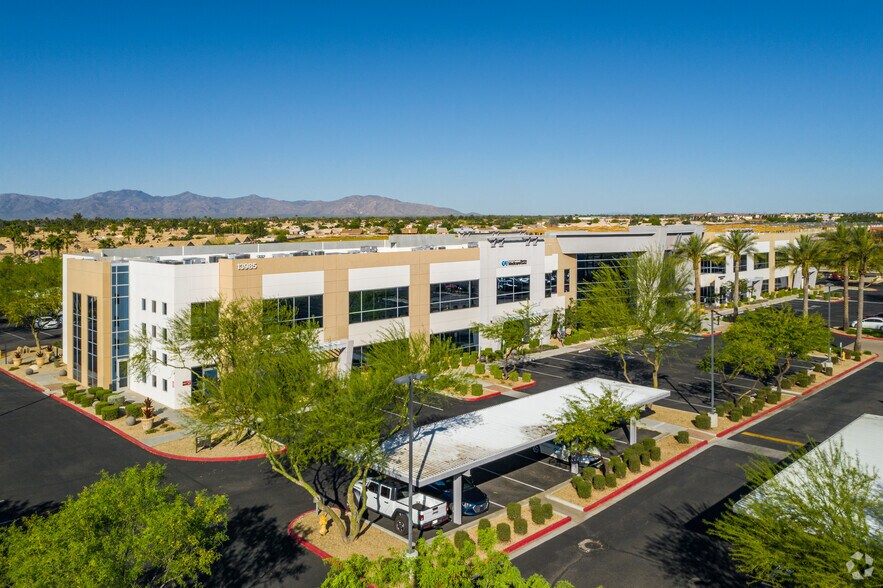 13985 W Grand Ave, Surprise, AZ à louer - Photo du bâtiment - Image 2 de 7