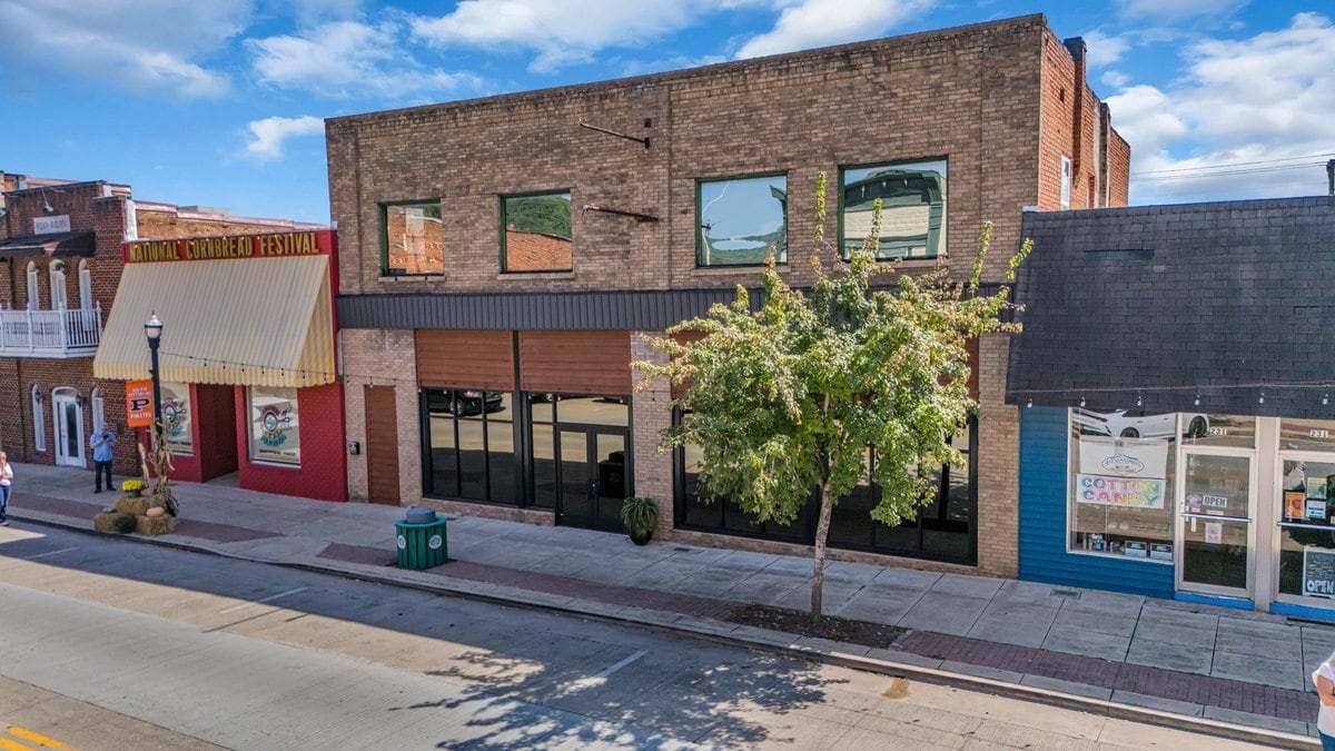 227 Cedar Ave, South Pittsburg, TN for sale Building Photo- Image 1 of 26