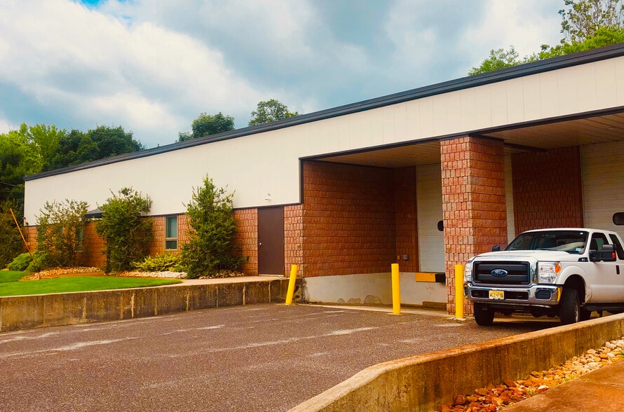 110-130 Miller Rd, Medford, NJ for sale - Building Photo - Image 2 of 8