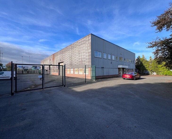 2 Abingdon Rd, Poole for lease - Building Photo - Image 2 of 3