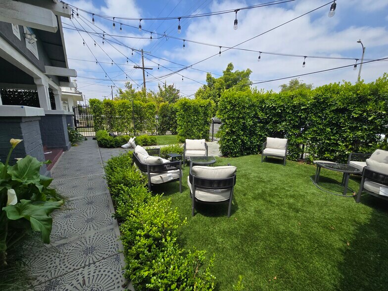 1322-1326 W 30th St, Los Angeles, CA for sale - Building Photo - Image 3 of 10