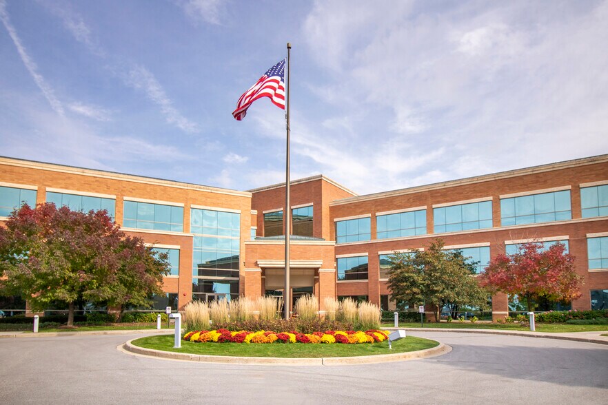 10000 Innovation Dr, Wauwatosa, WI à louer - Photo du bâtiment - Image 2 de 18