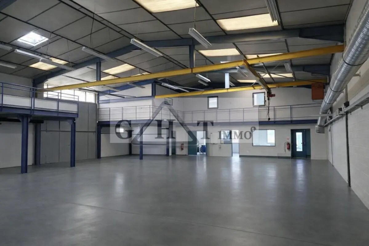 Industrial in Chelles for sale Interior Photo- Image 1 of 4