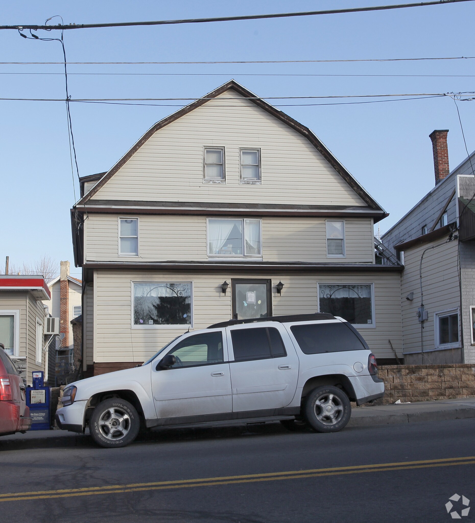 225, 233, & 301 E Drinker Street portefeuille de 2 propriétés à vendre sur LoopNet.ca Photo principale- Image 1 de 60