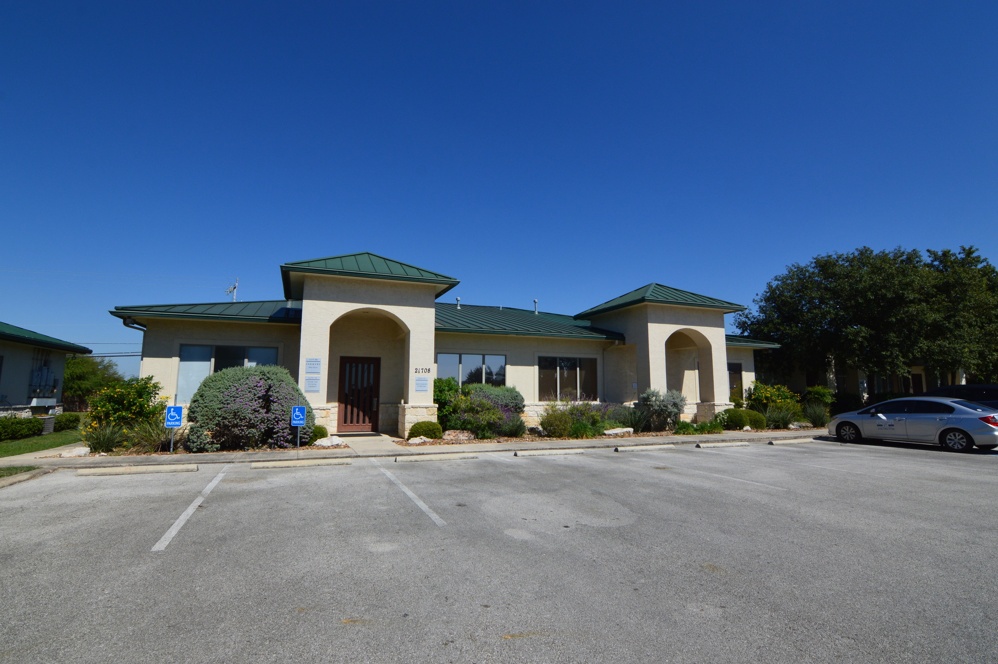 21708 Hardy Oak Blvd, San Antonio, TX à louer Photo du bâtiment- Image 1 de 11