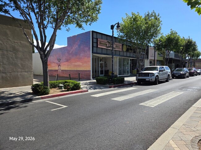 More details for 616-620 W Lancaster Blvd, Lancaster, CA - Retail for Lease