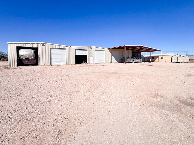 2205 E County Road 90, Midland, TX à louer - Photo principale - Image 1 de 22