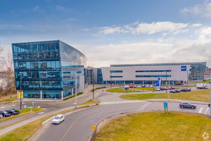 3820 Cessna Dr, Richmond, BC for lease - Primary Photo - Image 1 of 16