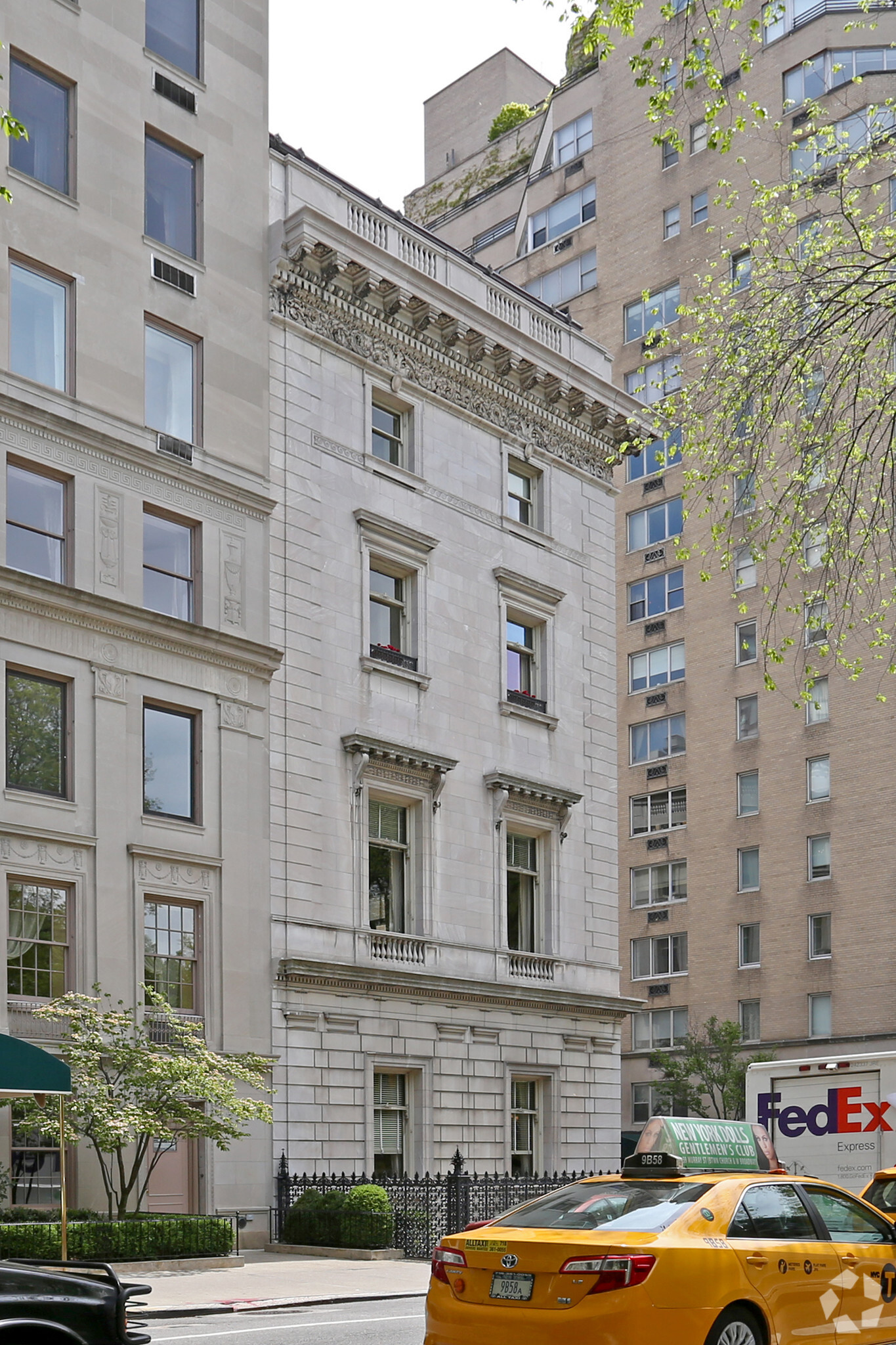 940 Fifth Ave, New York, NY for sale Primary Photo- Image 1 of 1