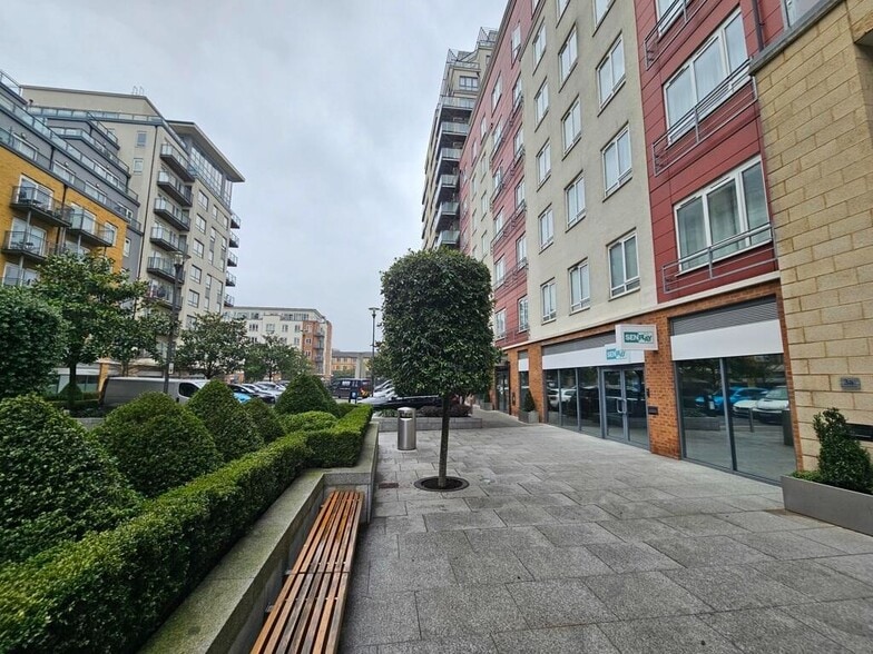 15a Boulevard Dr, London for sale - Building Photo - Image 1 of 8
